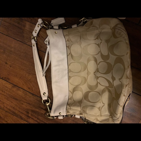 Coach purse - Picture 2 of 7